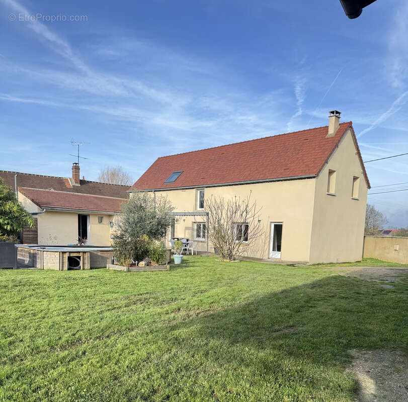 Maison à PERS-EN-GATINAIS