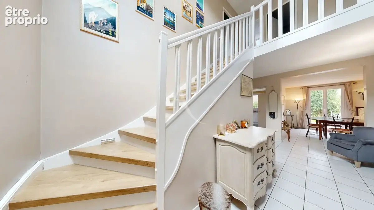 A vendre à Vauréal belle et grande maison familiale de 7 pièces sur terrain de 471 m2 - photo 8