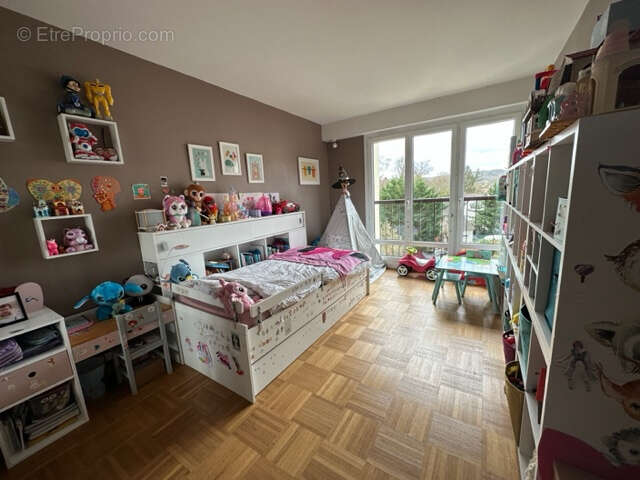Appartement à BURES-SUR-YVETTE