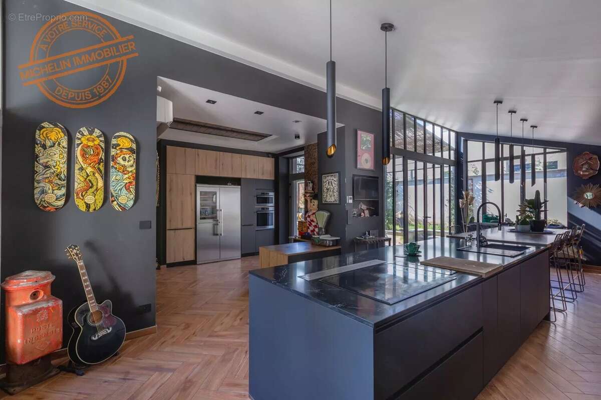 Maison à CHAMPAGNE-AU-MONT-D&#039;OR