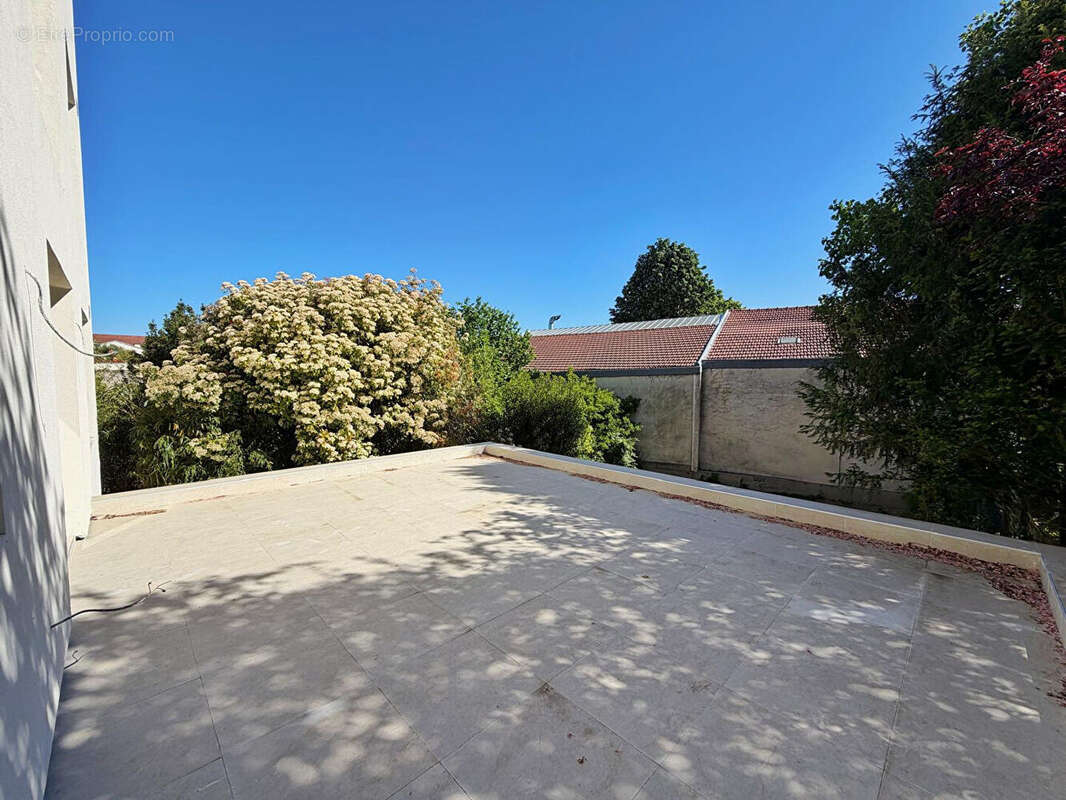 Appartement à NANTERRE