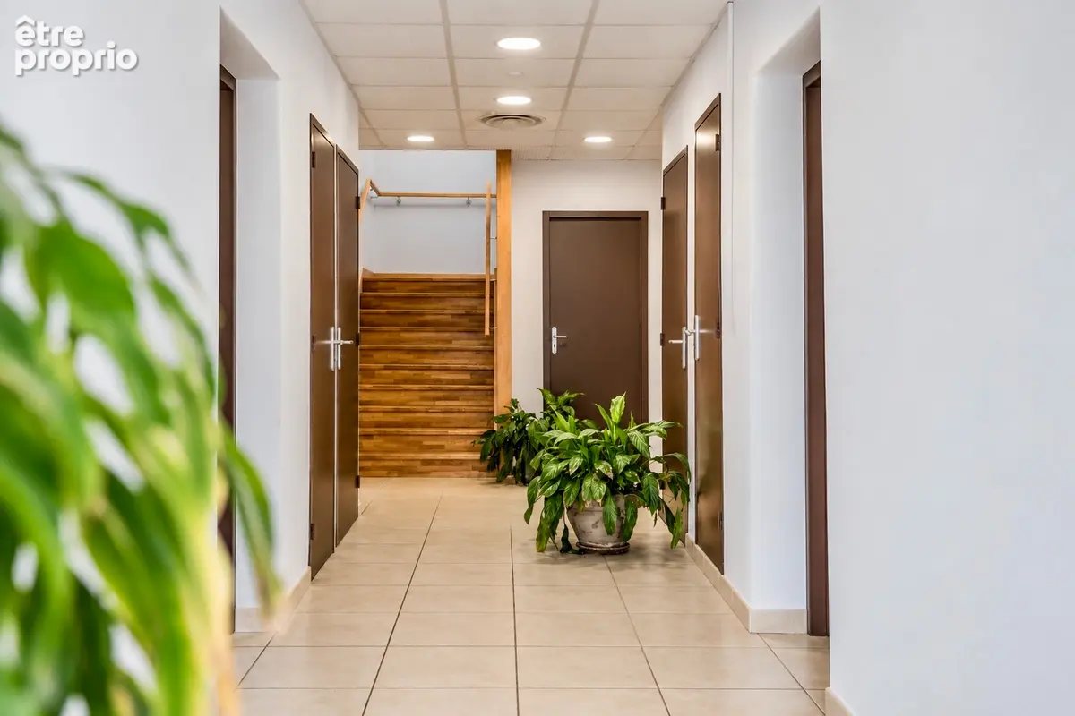 Bureaux - ZA La Jalassiere - Eguilles - 83m2 - photo 4
