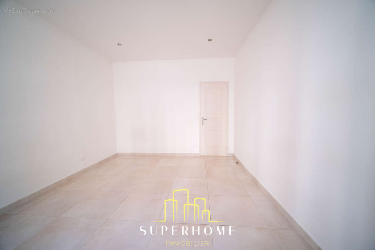 Appartement à MARSEILLE-6E