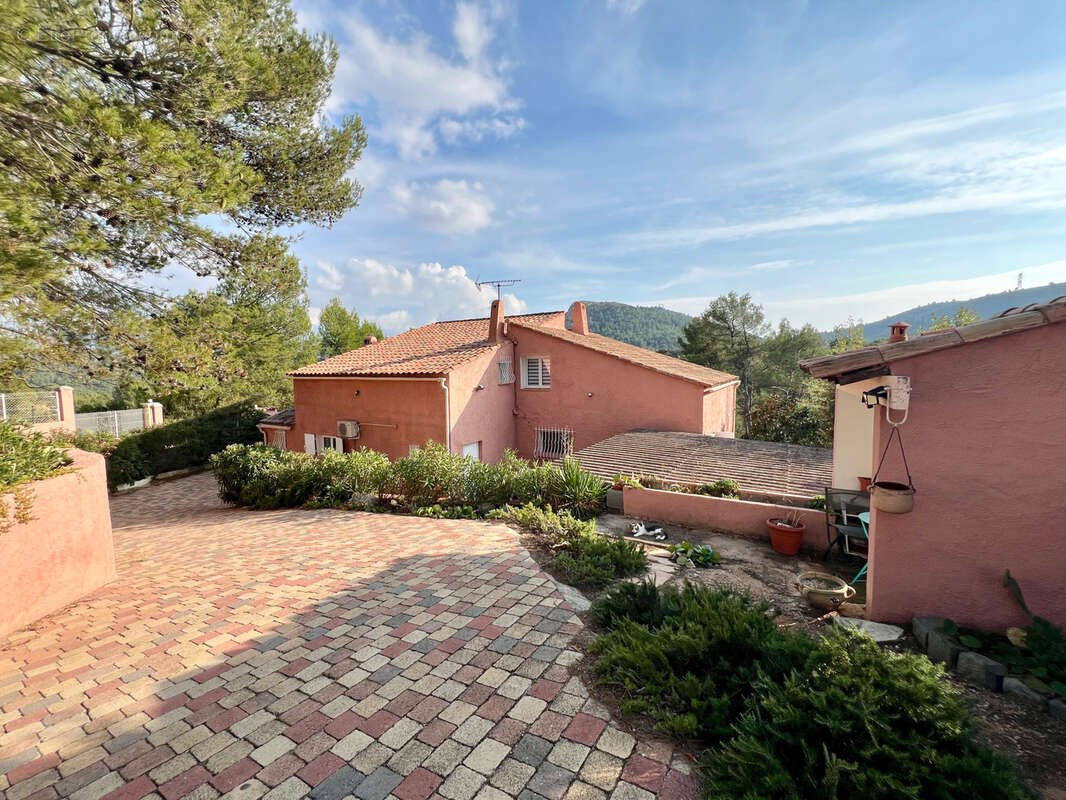 Maison à LA DESTROUSSE