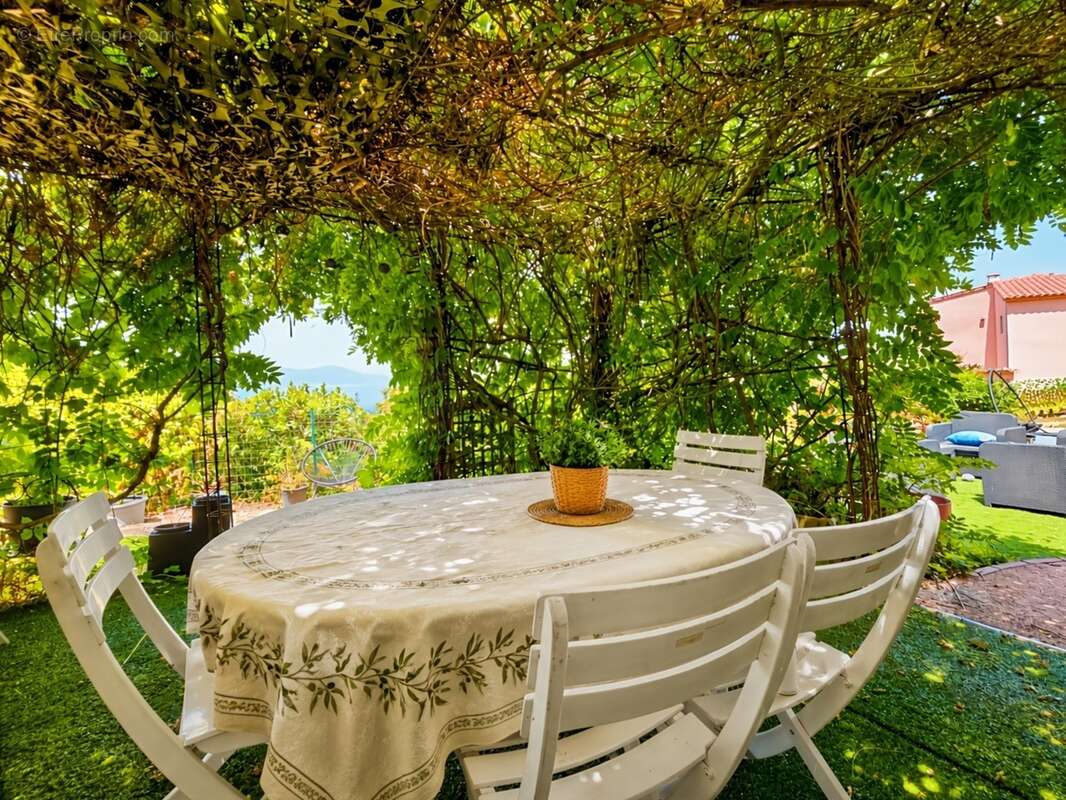 Maison de plain-pied avec vue mer – COTI-CHIAVARI (20) - photo 13