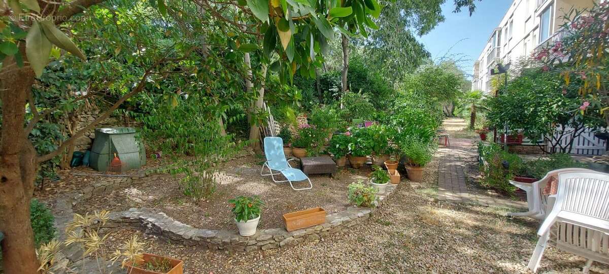 30.gard.nimes. appartement de 38 m² avec balcon dans residence calme et securisee quartier camplanier - photo 9