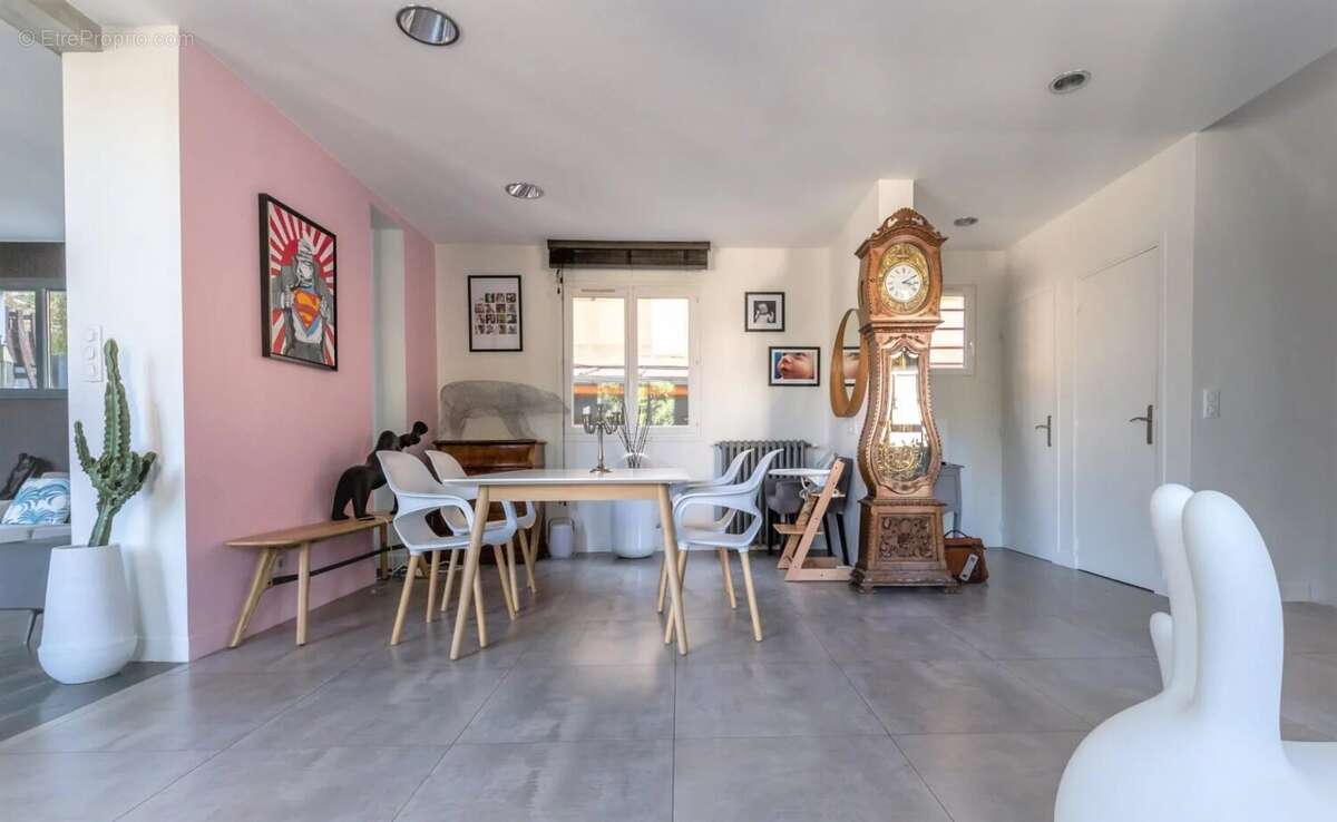 Maison d'architecte 5 pièces de 150 m² sur 425 m² de terrain - photo 5