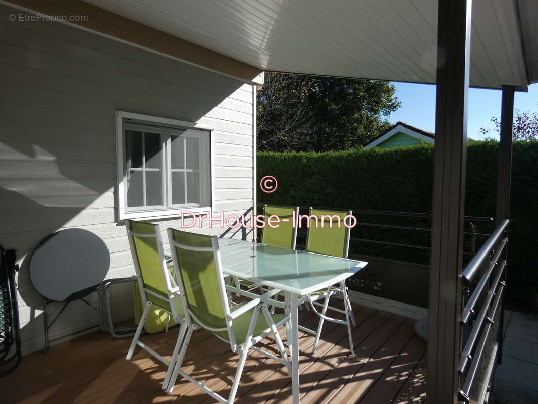 Terrain à SAINTE-GEMME