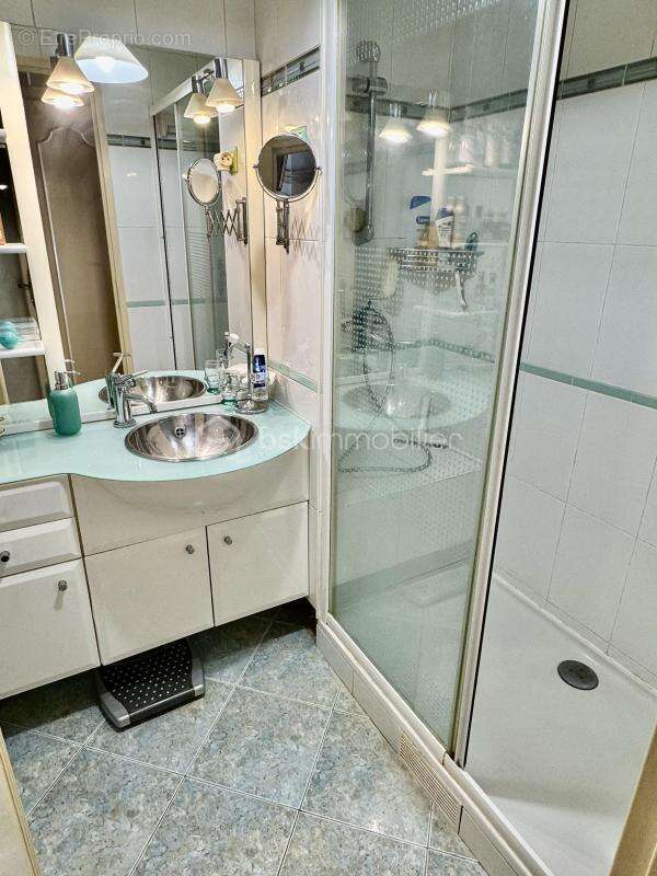 Appartement à PARIS-10E