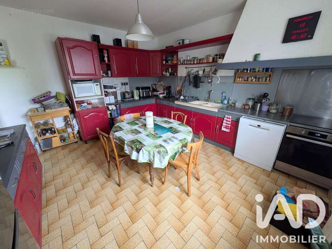 Maison 108 m² à Veigne  - photo 4