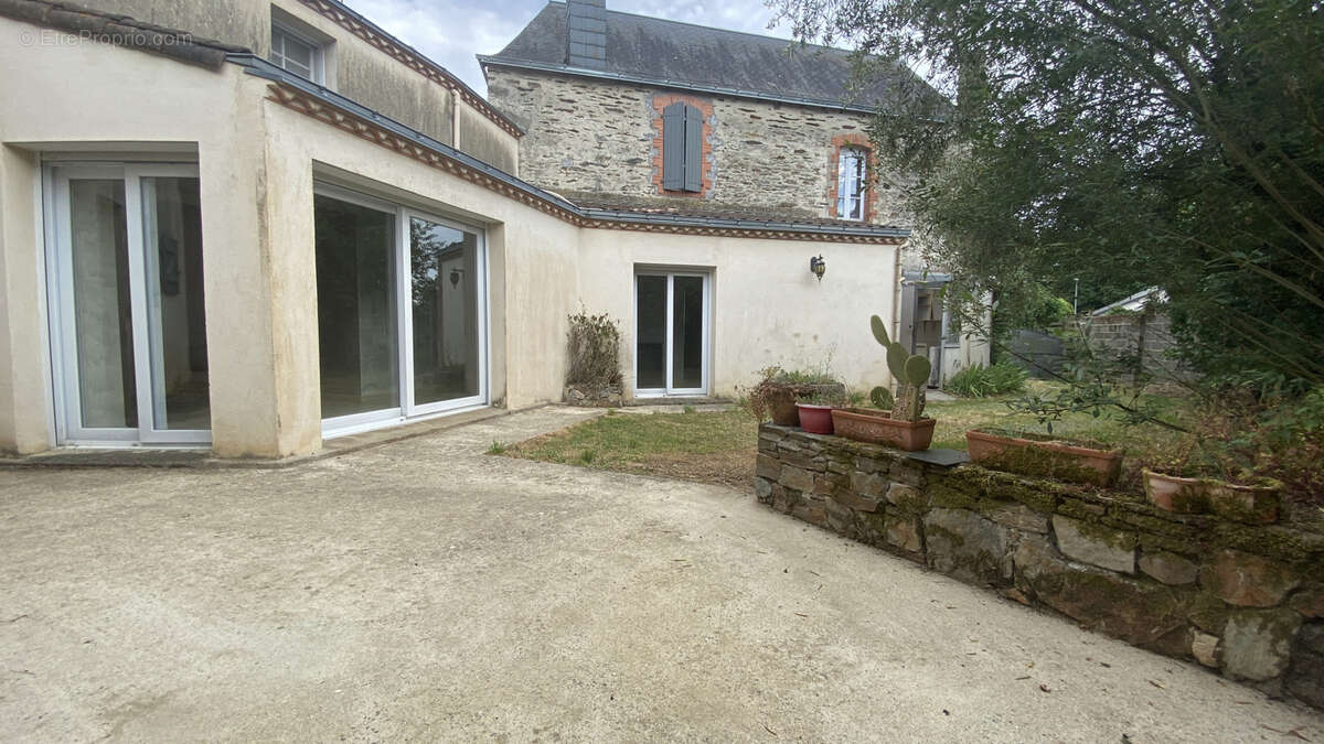 Maison à MOUCHAMPS