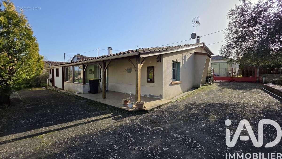 Maison 156 m² à Touverac  - photo 9