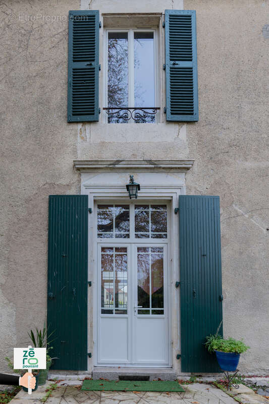 Maison à CHAMPAGNE-LES-MARAIS