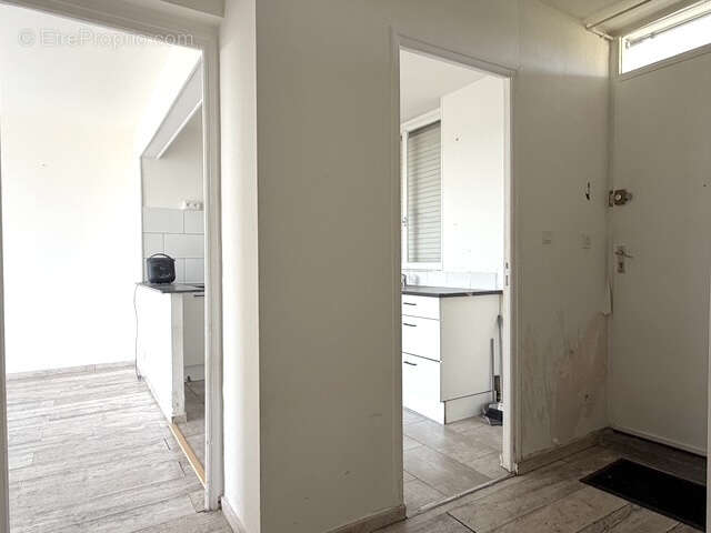 F3 de 58 m2 au 2ᵉ étage   Cuisine ouverte US semi-équipée   2 chambres - photo 8