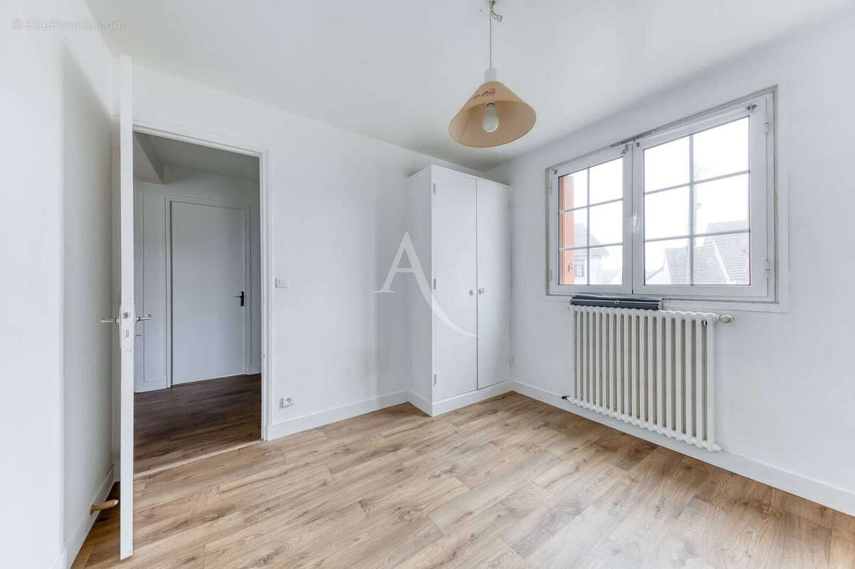 Maison à OZOIR-LA-FERRIERE