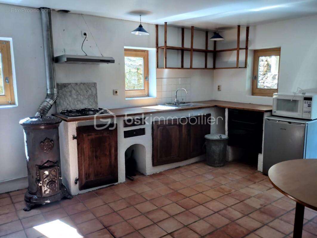 Maison de caractère avec vue exeptionnelle - Saint-Pierre-de-Colombier (Ardèche) - photo 6