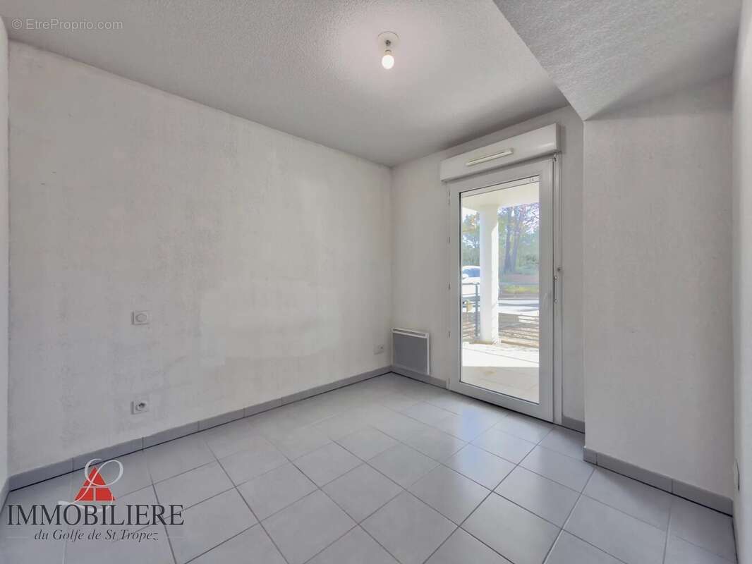 Appartement à ROQUEBRUNE-SUR-ARGENS