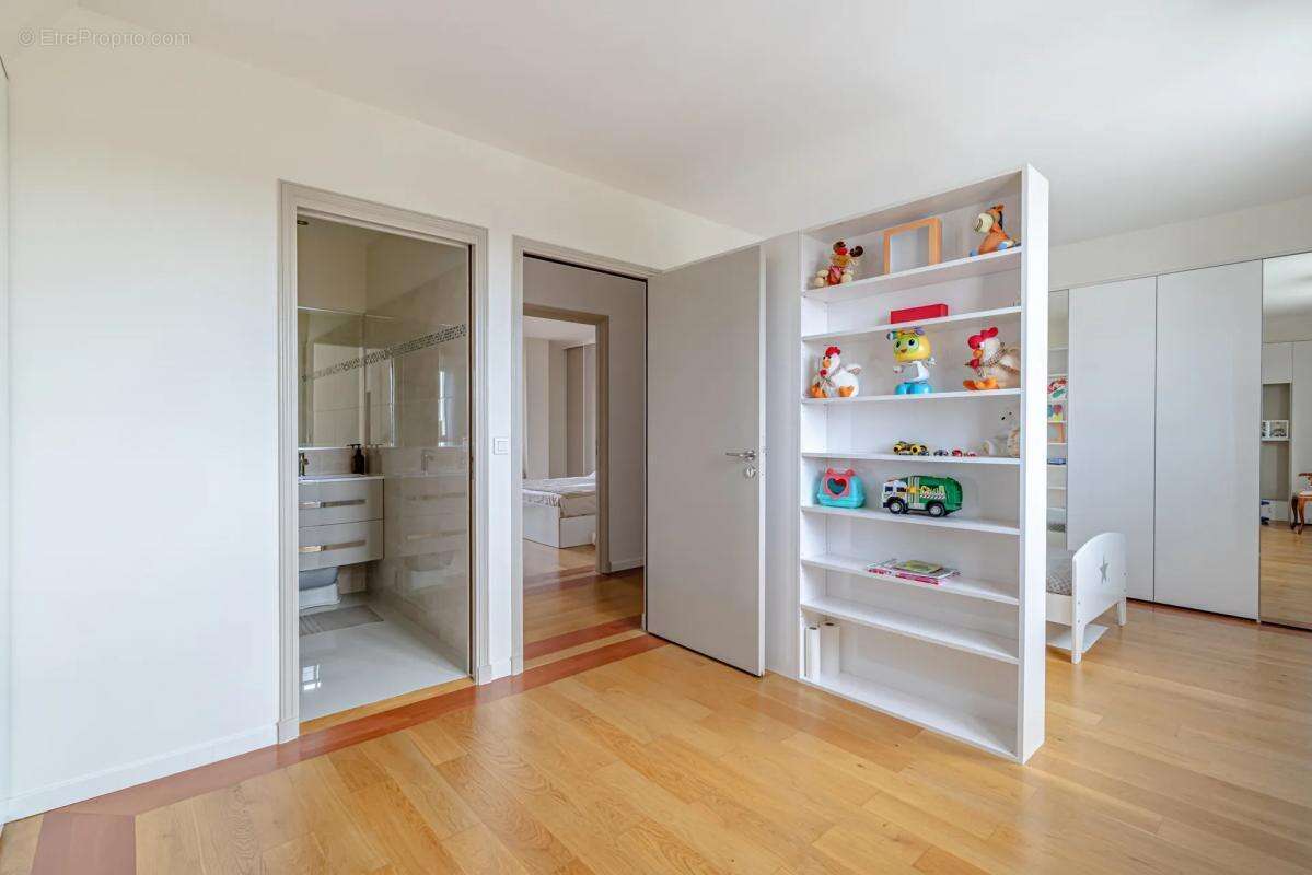 Maison à CHENNEVIERES-SUR-MARNE