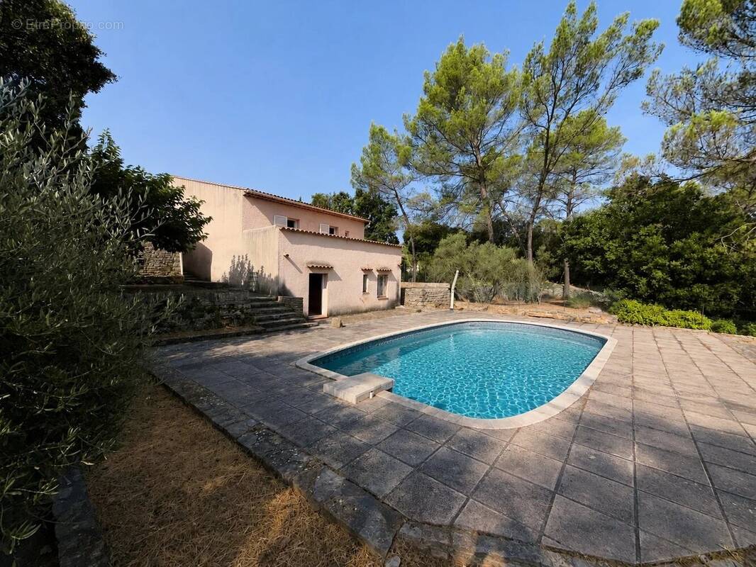 Maison à COTIGNAC