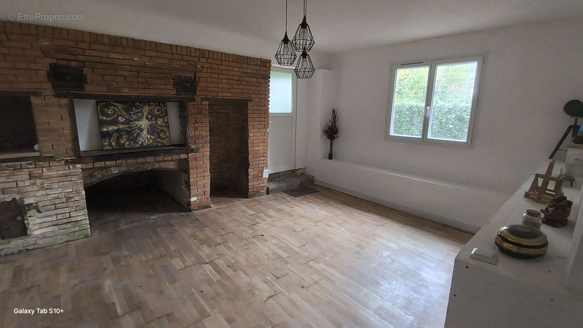 Maison à MAGNAC-BOURG