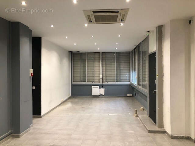 Commerce à MARSEILLE-8E