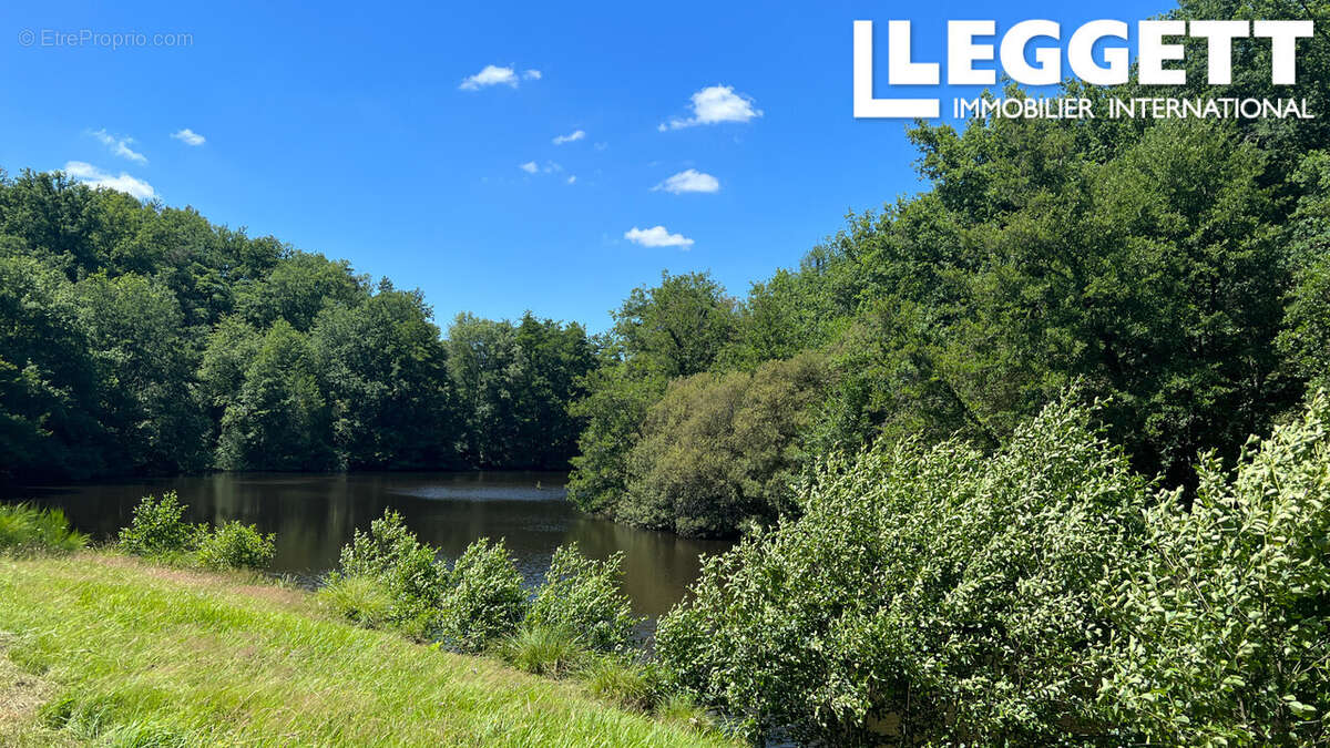 Terrain à ABJAT-SUR-BANDIAT