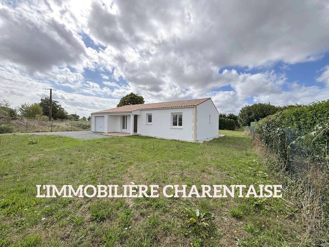 Maison à CORME-ROYAL