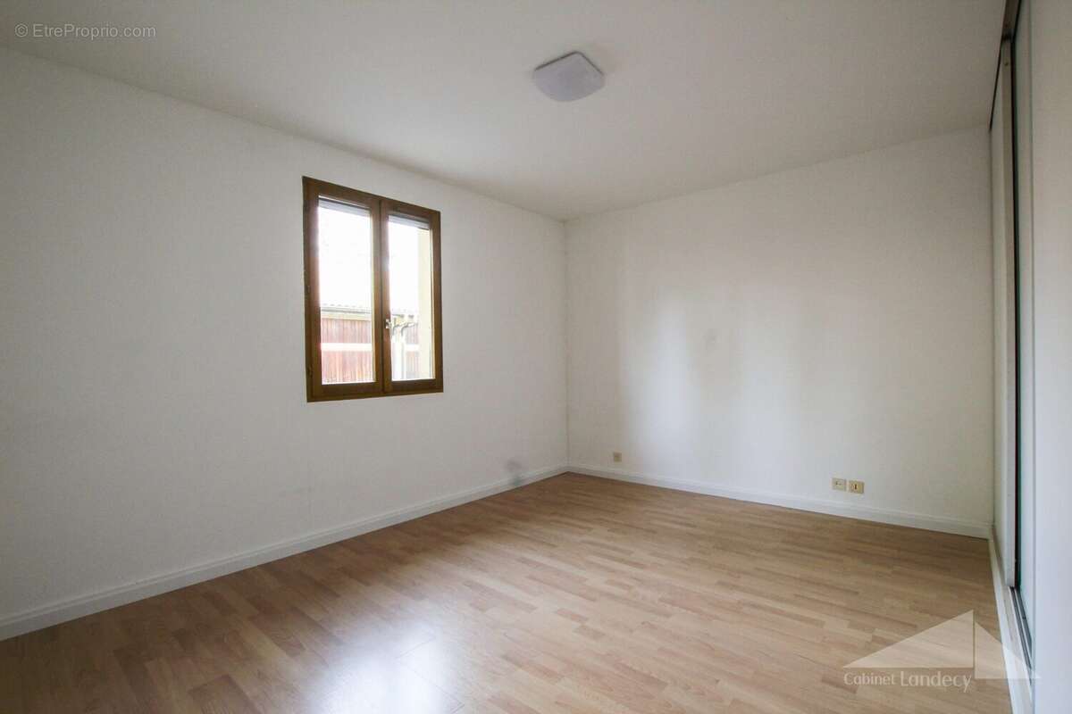 Appartement à PREVESSIN-MOENS