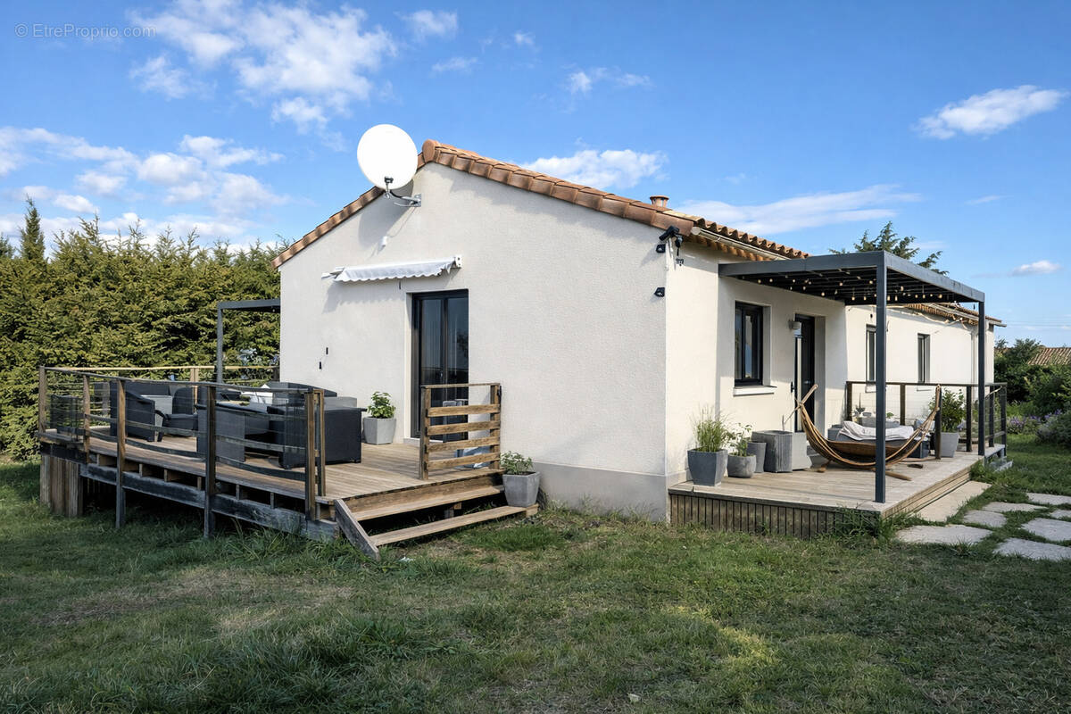 Maison à LA GARDE-ADHEMAR