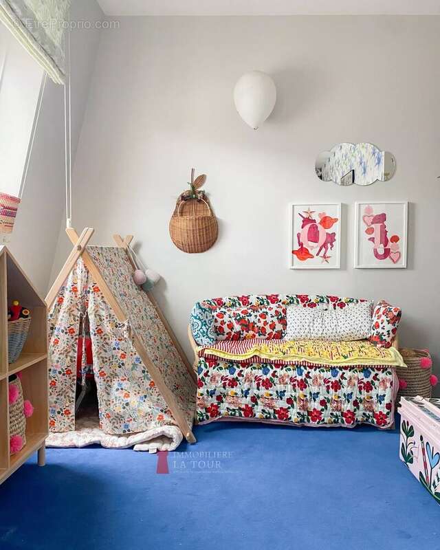 Appartement à PARIS-16E