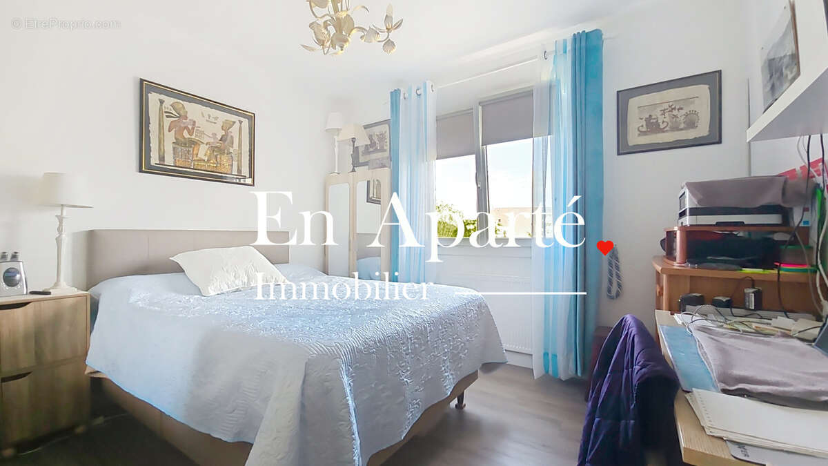 Appartement à DONVILLE-LES-BAINS
