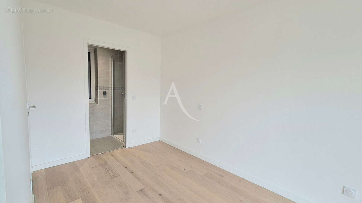 Maison à BURES-SUR-YVETTE