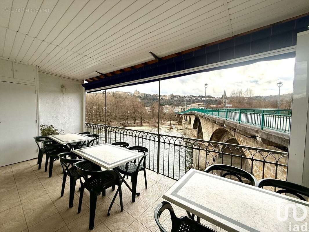 Photo 8 - Commerce à UCEL