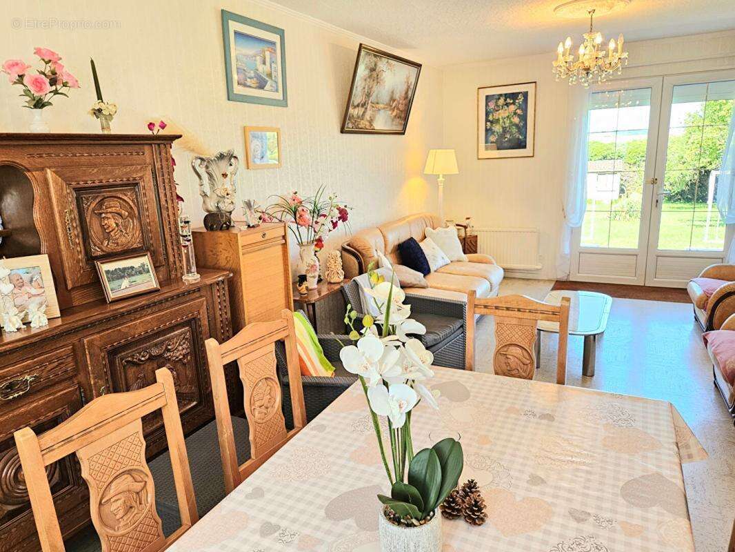 VENDU PAR L'AGENCE - Cuigy En Bray - Maison de plain pied de 72 m2 - 2 chambres - sous-sol total sur 1.400 m2 de terrain plat - photo 8