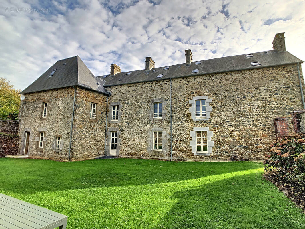 Maison à AGON-COUTAINVILLE