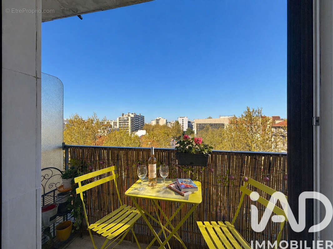 Photo 2 - Appartement à MONTROUGE