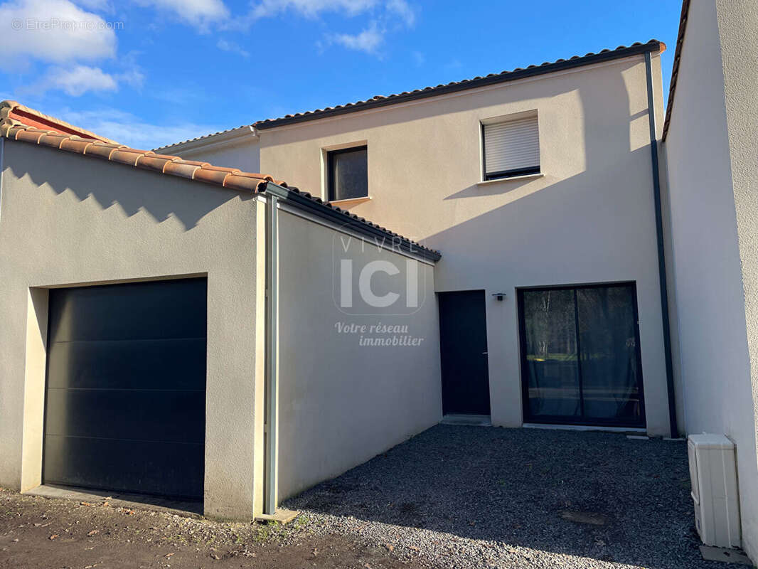 Maison à GENESTON