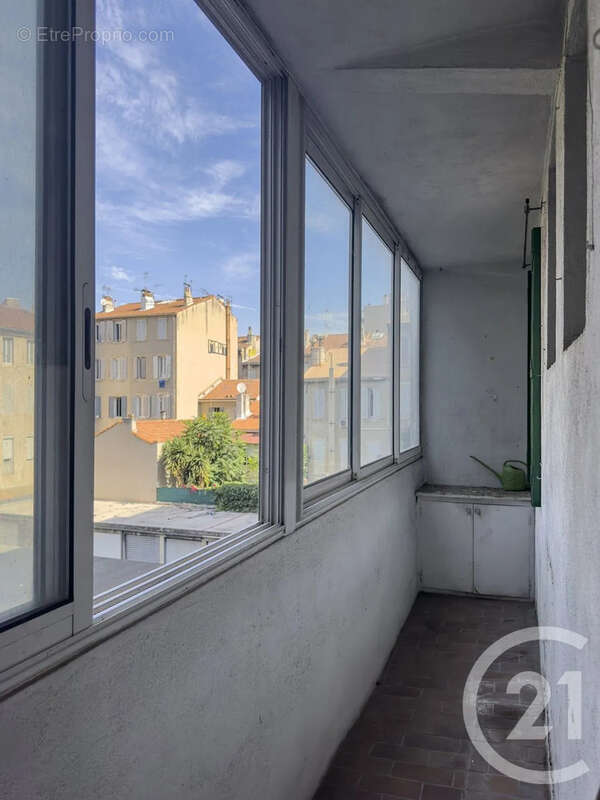 Appartement à MARSEILLE-4E