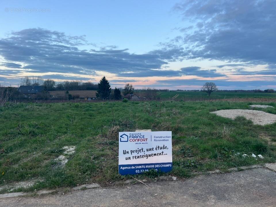 Terrain à MORGNY-LA-POMMERAYE
