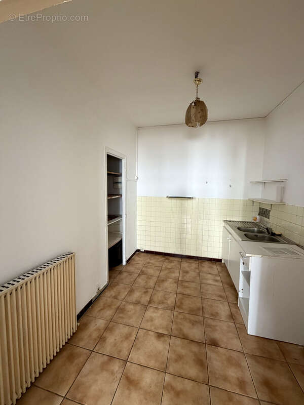 Appartement à MARSEILLE-1E