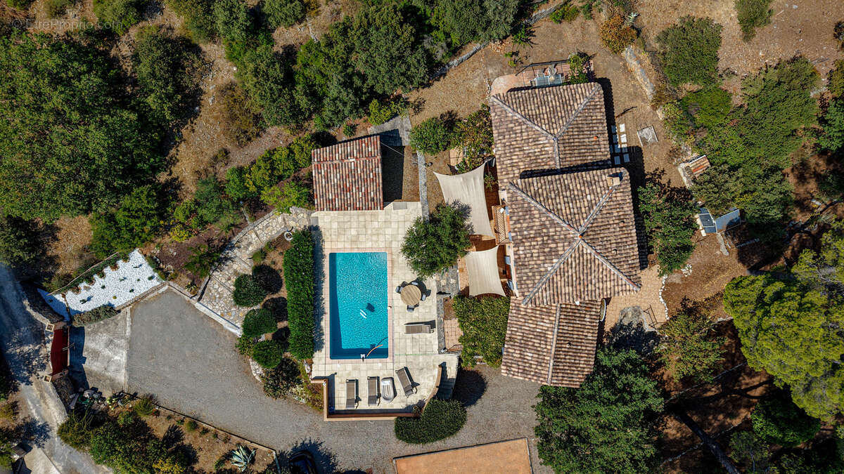 FLAYOSC PROPRIETE de 185M2 habitables avec 4 chambres, PISCINE sur plus de 4000m2 clos et paysagé - photo 51