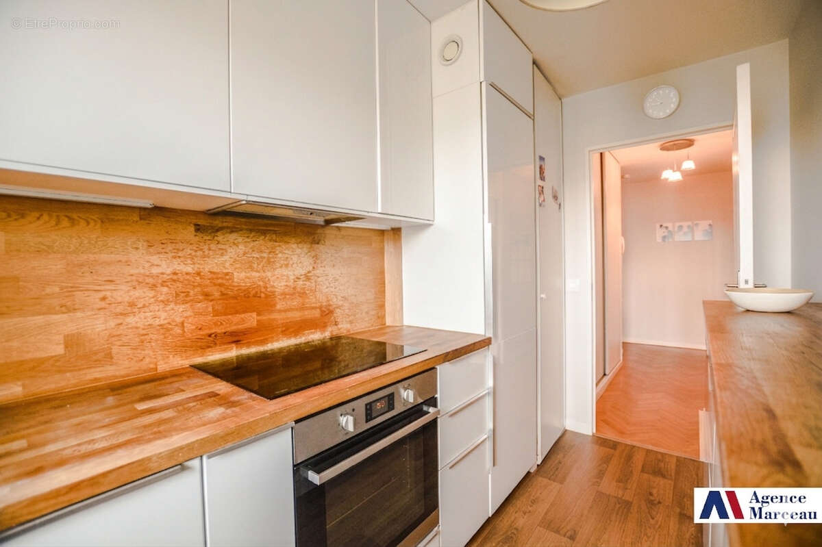 Appartement à COURBEVOIE