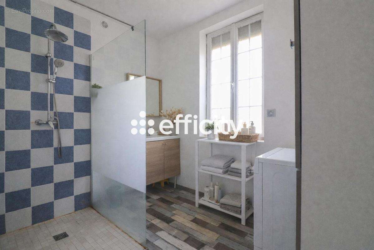 Maison à AMFREVILLE-LA-CAMPAGNE