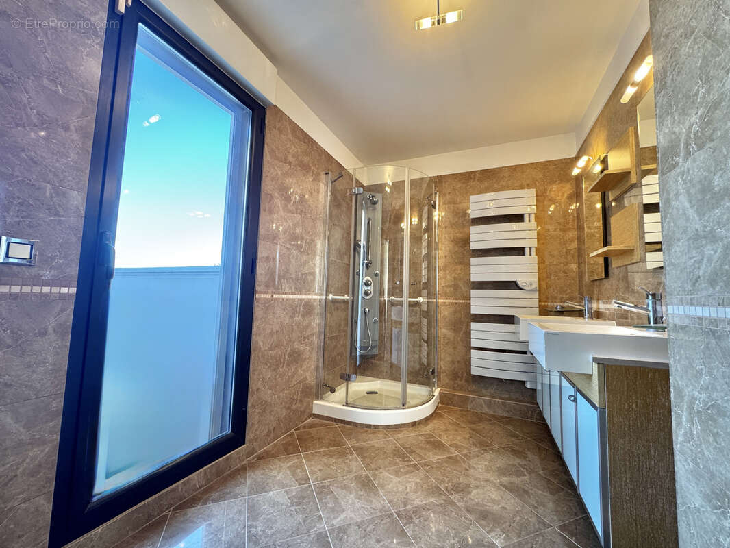 Appartement à HYERES