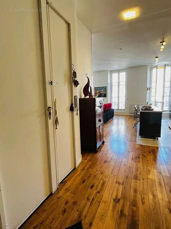 Appartement à MARSEILLE-1E