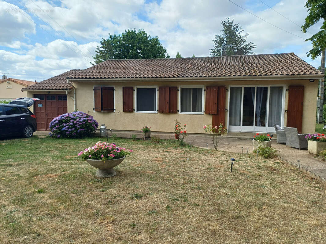 Maison à SAINT-PIERRE-D'EXIDEUIL