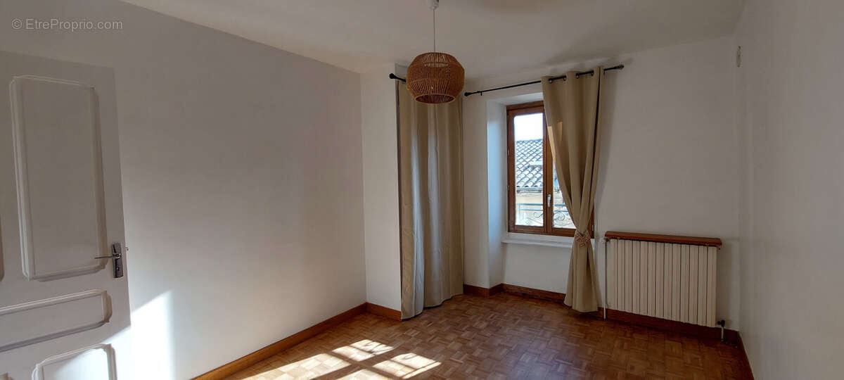Appartement à DESAIGNES