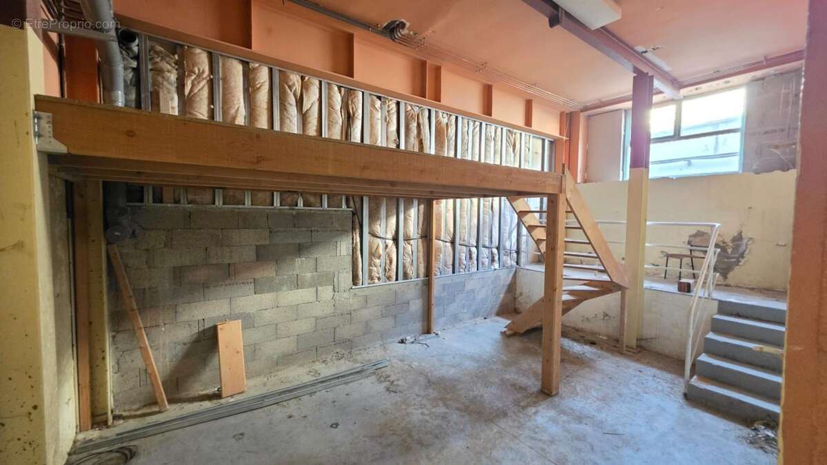 Loft d'exception en cours d amenagement - volumes uniques et potentiel infini avec ses dependances - photo 21