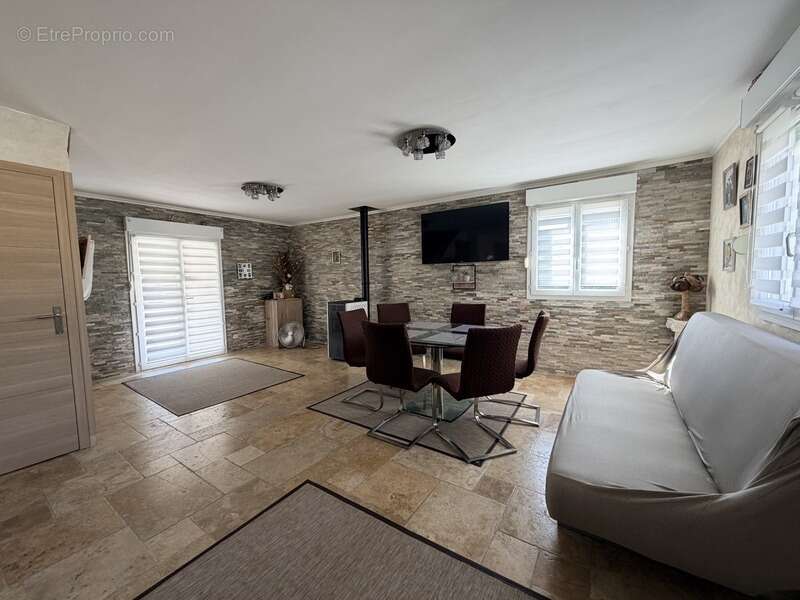 Izeure, maison t3 sur grand terrin de 926 m2 - photo 5