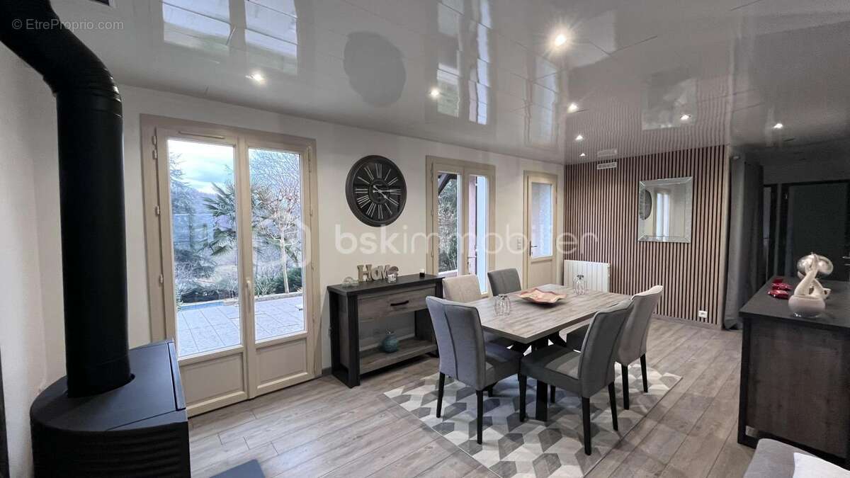 Maison à LE LARDIN-SAINT-LAZARE